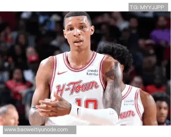 小贾巴里季前赛表现抢眼场均135分45板命中率超五成